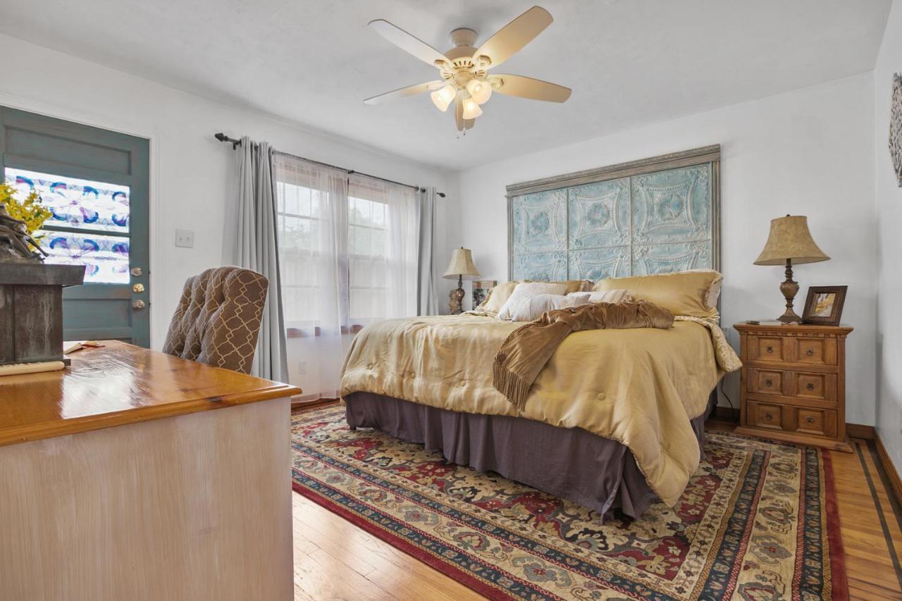 Luxury Oasis- 1 Bedroom Romantic Getaways Lubbock Exterior photo