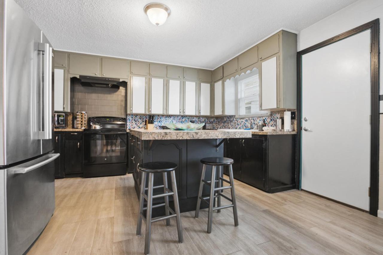 Luxury Oasis- 1 Bedroom Romantic Getaways Lubbock Exterior photo