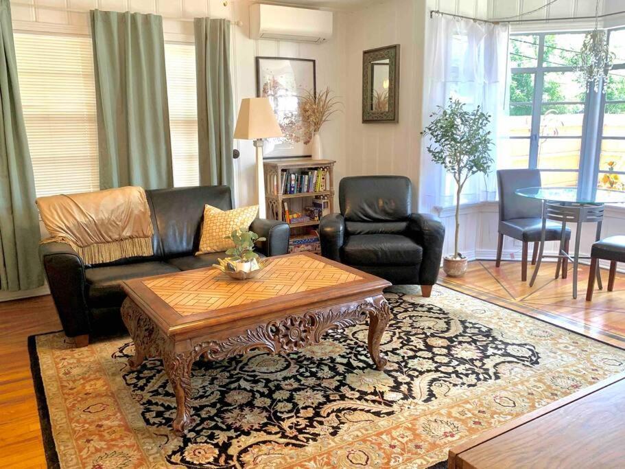 Luxury Oasis- 1 Bedroom Romantic Getaways Lubbock Exterior photo