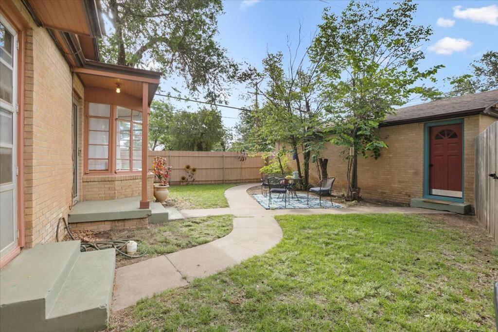 Luxury Oasis- 1 Bedroom Romantic Getaways Lubbock Exterior photo