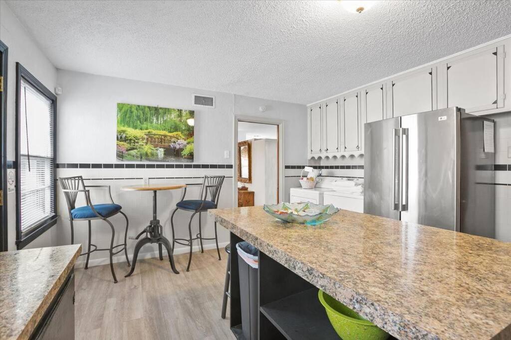 Luxury Oasis- 1 Bedroom Romantic Getaways Lubbock Exterior photo